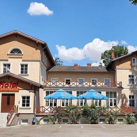 Dworek Brodowo Restauracja Hotel Przyjecia Exterior photo